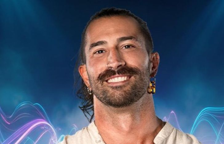 Lisandro tuvo otros looks.