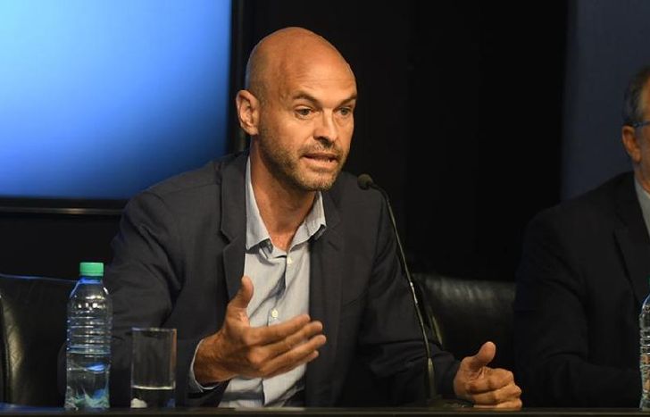 Dietrich anunció que los ajustes arrancarán el 12 de enero.