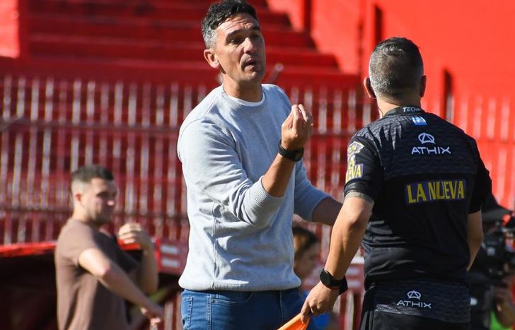 Lemos tuvo varios cruces con el asistente.