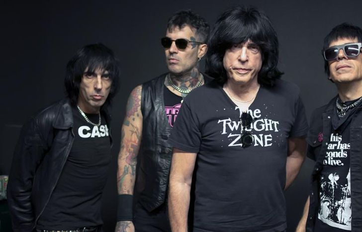 Marky Ramone y su banda.