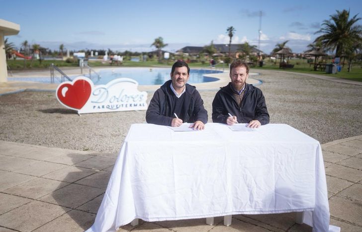 Federico Otermín y Juan Pablo García firmaron un convenio turístico en Dolores.