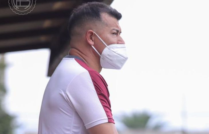 Almirón todavía no encontró el funcionamiento adecuado.