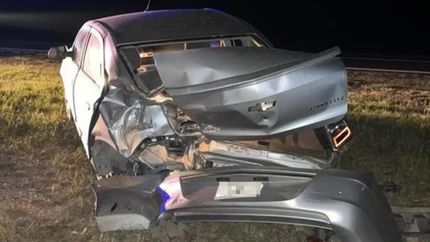 Así quedó el auto del vecino de Lomas.