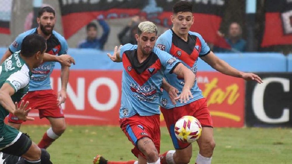 Lucas Campana quedó con bronca por la actuación de los árbitros el último domingo.