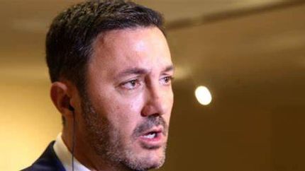 el radical luis petri, al ministerio de defensa