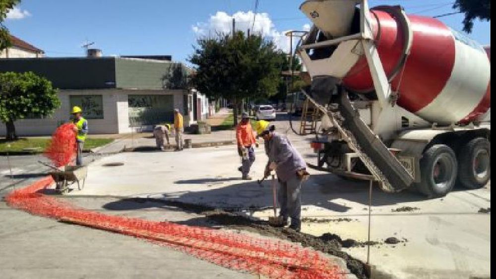 Arreglan las calles transitadas de Lomas para que la circulación sea más fluida