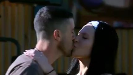 Nano y Chiara, a los besos.