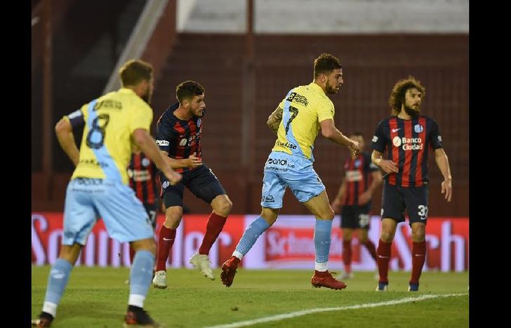 Costa levantó interés por sus goles y sus buenos rendimientos en el Celeste.