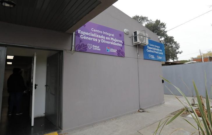 El consultorio está ubicado en la calle Anchoris 3338.