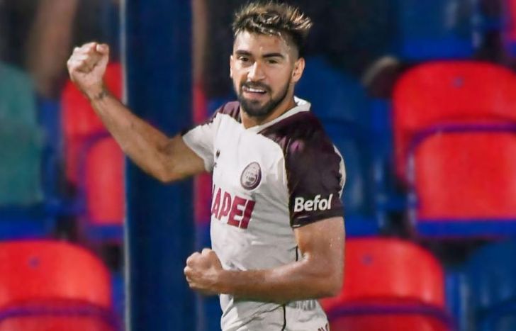 Marcelino clavó un golazo en Victoria.