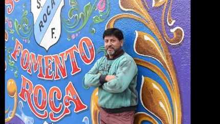 carlos cruz: ?el fileteado es simplemente amor por el pincel y los colores?