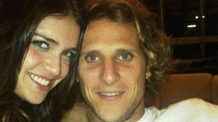 Zaira Nara y Diego Forlán, en una vieja postal.