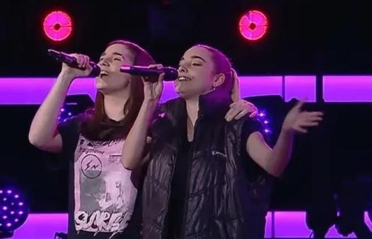 Las hermanas, en acción.