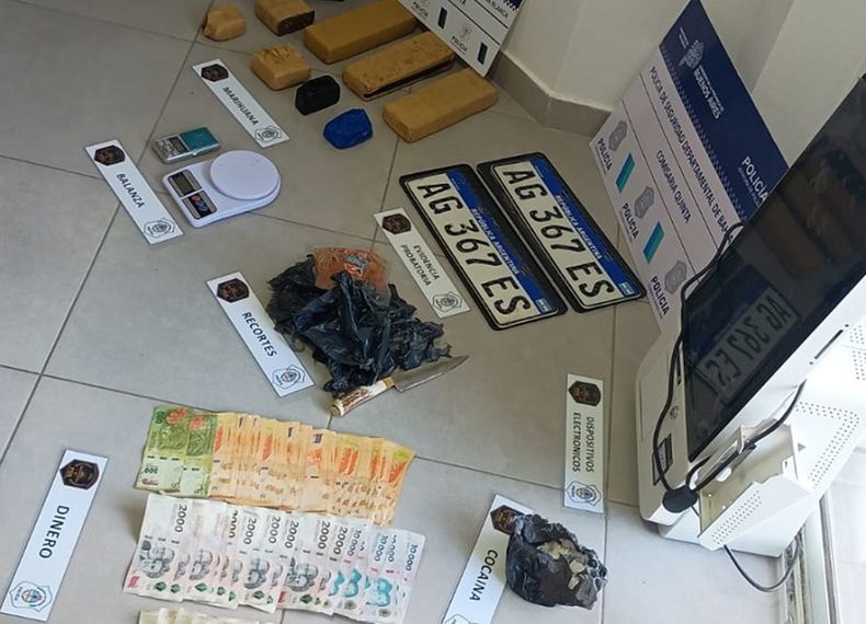 Drogas y dinero incautado en los allanamientos.