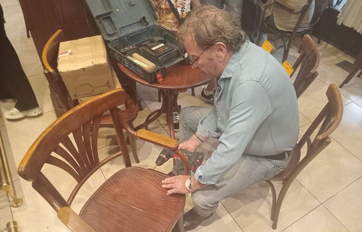 En Lomas de Zamora, Basili construyó una carpintería a base de esfuerzo y sacrificio.