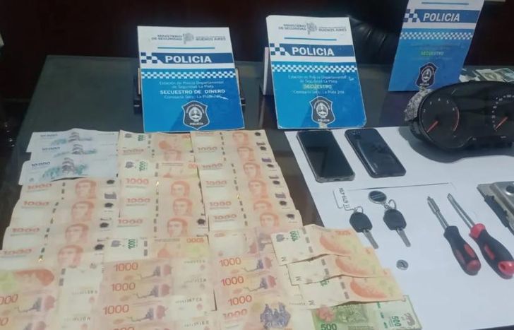 Elementos incautados a los detenidos.