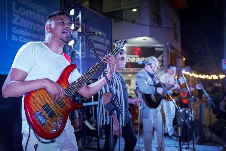 En Sixto Fernández e Italia habrá un escenario con shows de música.