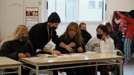 confeccionaron protectores diarios y toallitas de tela para referentas de lomas