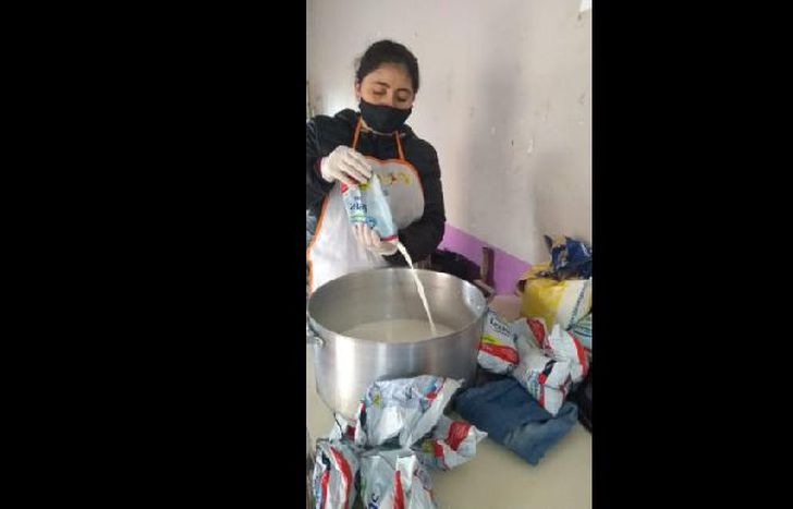 Recibimos la ayuda de las personas del barrio.