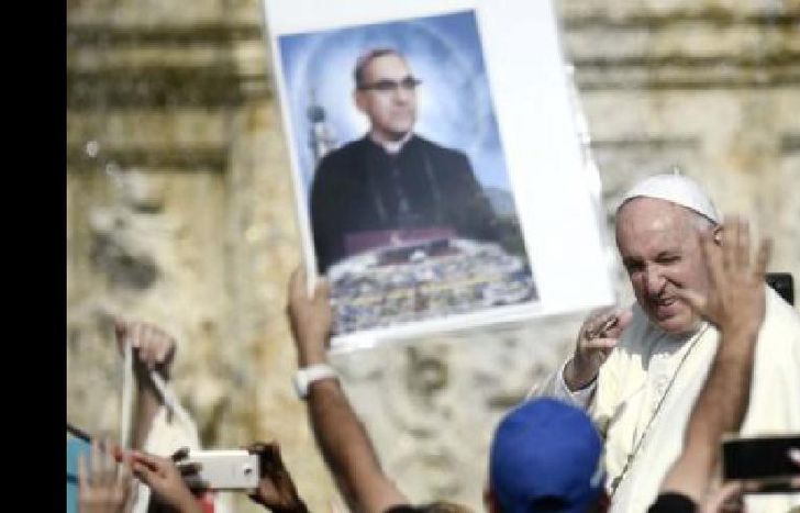 Pidió imitar el ejemplo de los santificados.