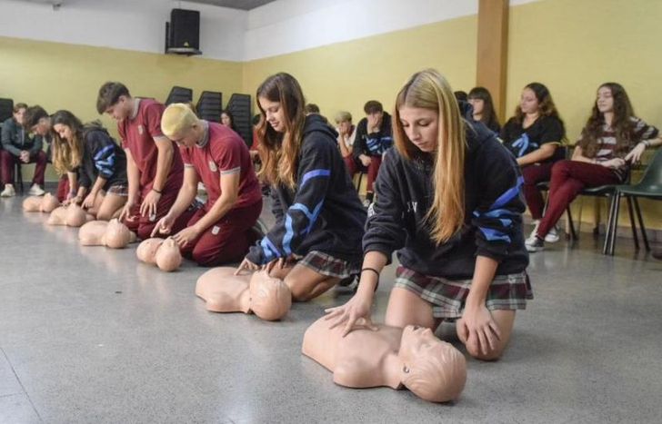 Capacitaron a estudiantes del Modelo Lomas y la Secundaria N°23.