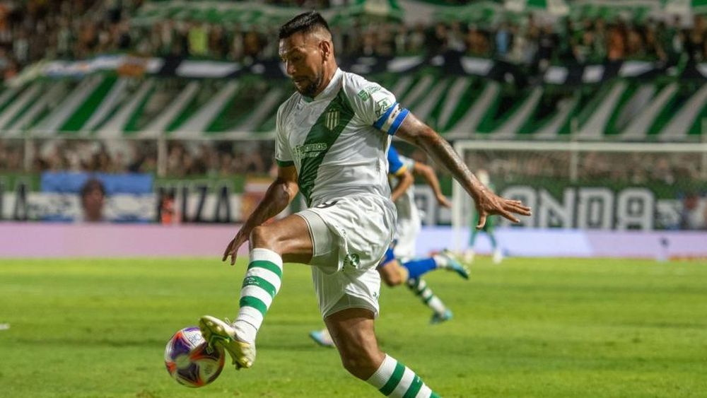 Andrés Chávez deja Banfield.