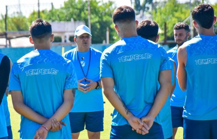 Aníbal Biggeri tiene todo listo para el debut de Temperley.