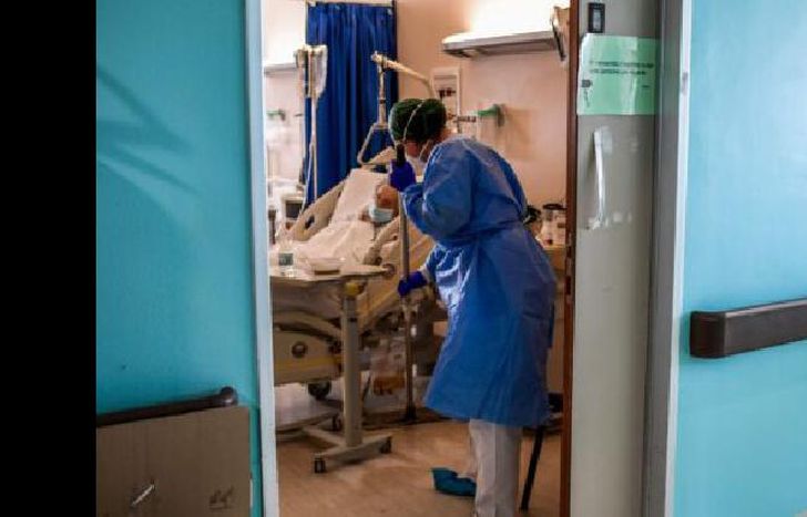 La cartera sanitaria indicó que son 1.682 los internados en unidades de terapia intensiva.