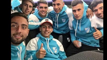 tres futbolistas de la region brindaran ayuda a los mas necesitados tres futbolistas de la region brindaran ayuda a los mas necesitados