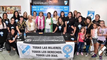Tres años de inclusión en el club. Tres años de inclusión en el club.