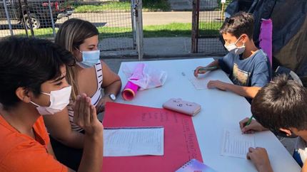 En los barrios realizan talleres sobre diversas temáticas.