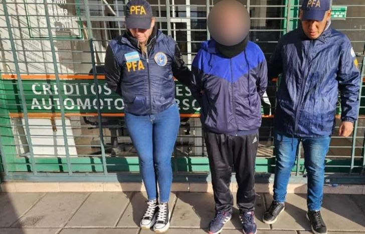 El hombre de 71 años fue capturado en Meeks y Colombres, en el centro de Lomas.