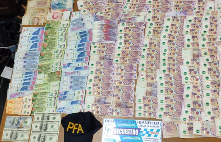 Se secuestraron tarjetas de crédito, celulares y dinero.