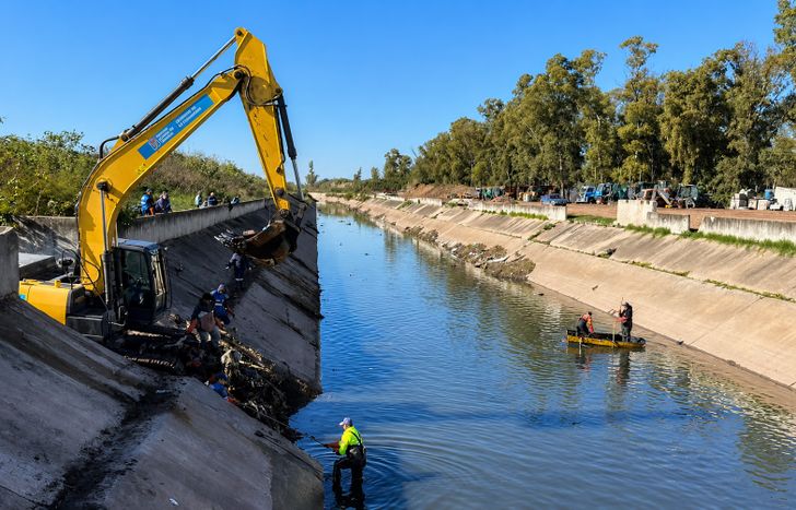 La limpieza de arroyos en Lomas es clave para mejorar el escurrimiento del agua.