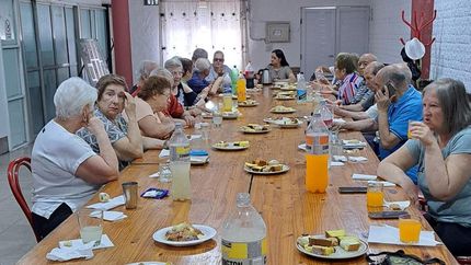 La entrada es gratuita y simplemente hay que asistir con algo para compartir.