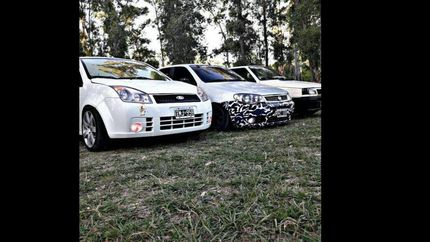 una expo de autos para ayudar a un comedor de lomas