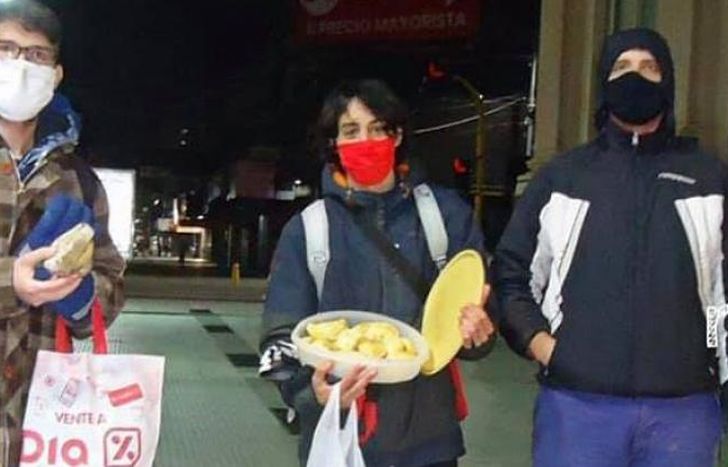 Entregan empanadas cada martes.