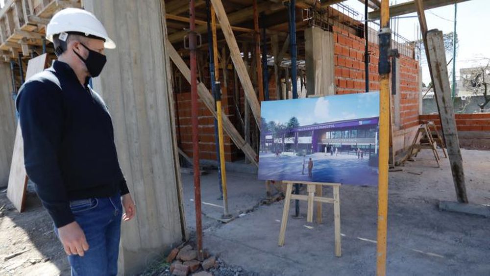 En Lomas, la educación es prioritaria, destacó Insaurralde.