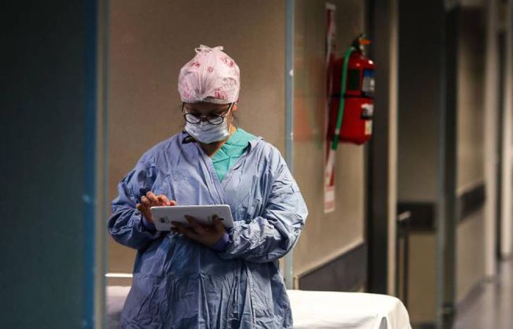 Aumenta el porcentaje de personas en cama de terapia intensiva.