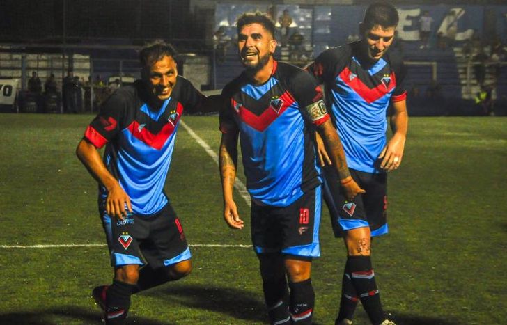 Matías Sproat marcó el objetivo de Brown de Adrogué.