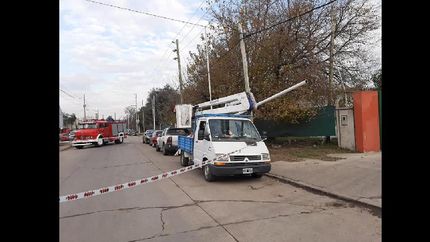 burzaco: dos operarios murieron electrocutados en el parque industrial
