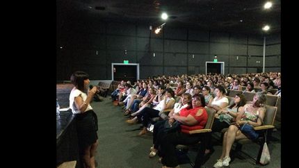 Las docentes, en el Teatro del Municipio de Lomas.