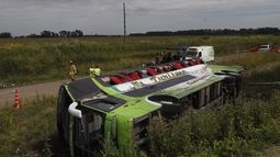 Así quedó el micro tras el accidente.