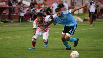 Pérez lucha contra la marca rival. Pérez lucha contra la marca rival.