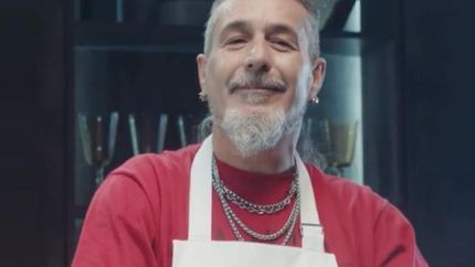 el mono vuelve a la cocina