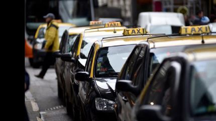 taxistas y ferroviarios se suman al paro de la cgt