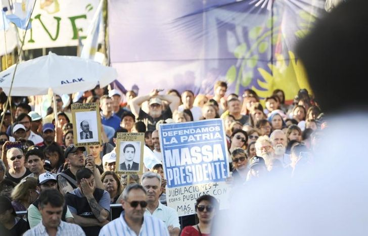 Kicillof se puso la campaña al hombro en la Provincia.