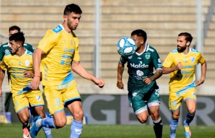 Facundo Pumpido anotó ante Sarmiento.