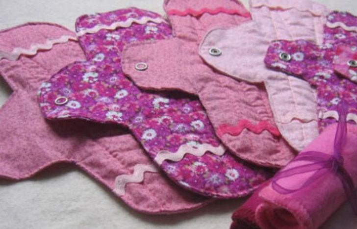 Una forma de cuidar la salud y la economía a través de la confección de toallitas.