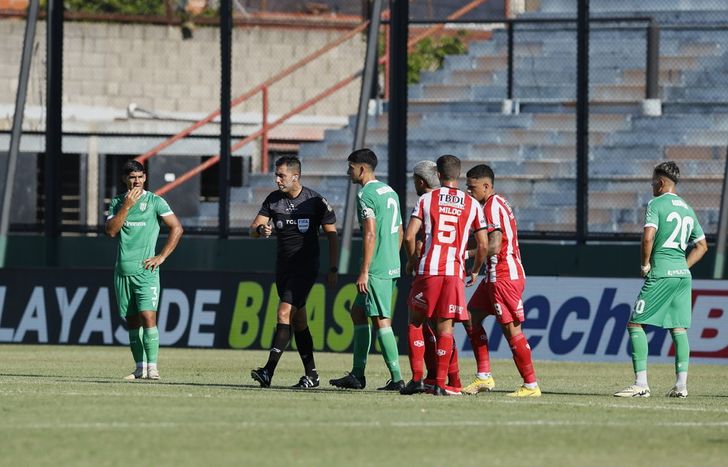 Luis Lobo Medina y su arbitraje polémico en Sarandí.